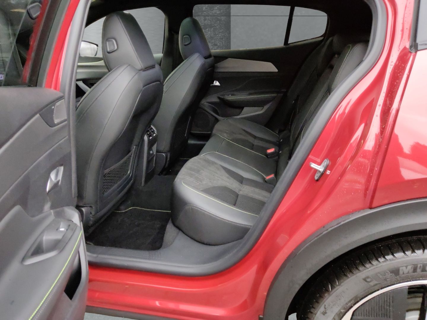 Peugeot 408 - Bild 9