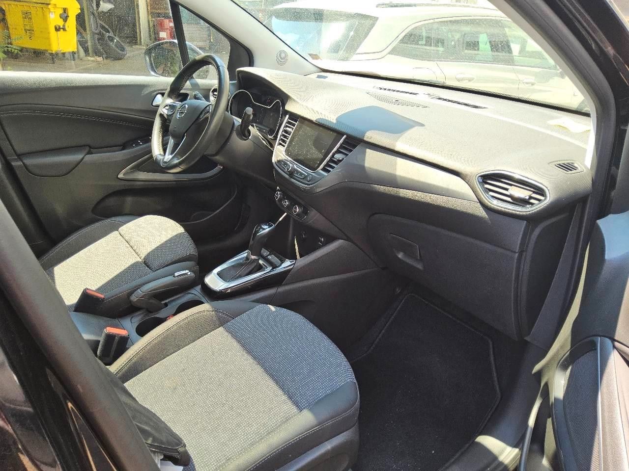 Fahrzeugabbildung Opel Crossland (X) 1.5D ELEGANCE AT NAVI/LED/TEMP/DAB