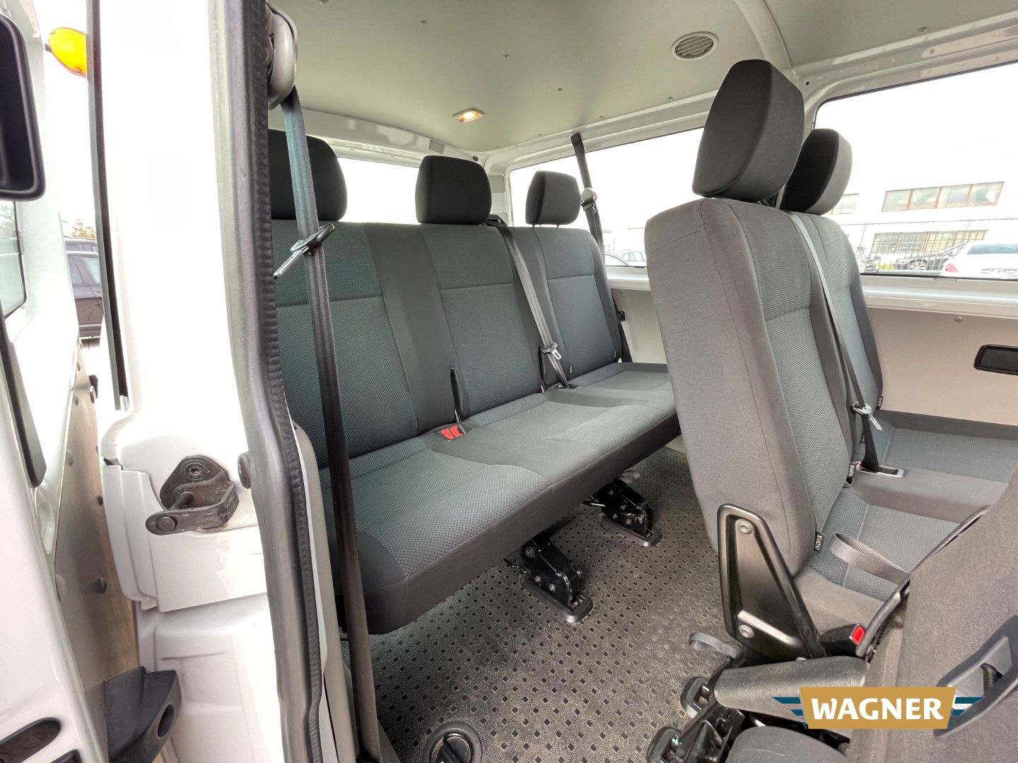 Fahrzeugabbildung Volkswagen T6 Kombi EcoProfi lang 9 Sitzer Klima
