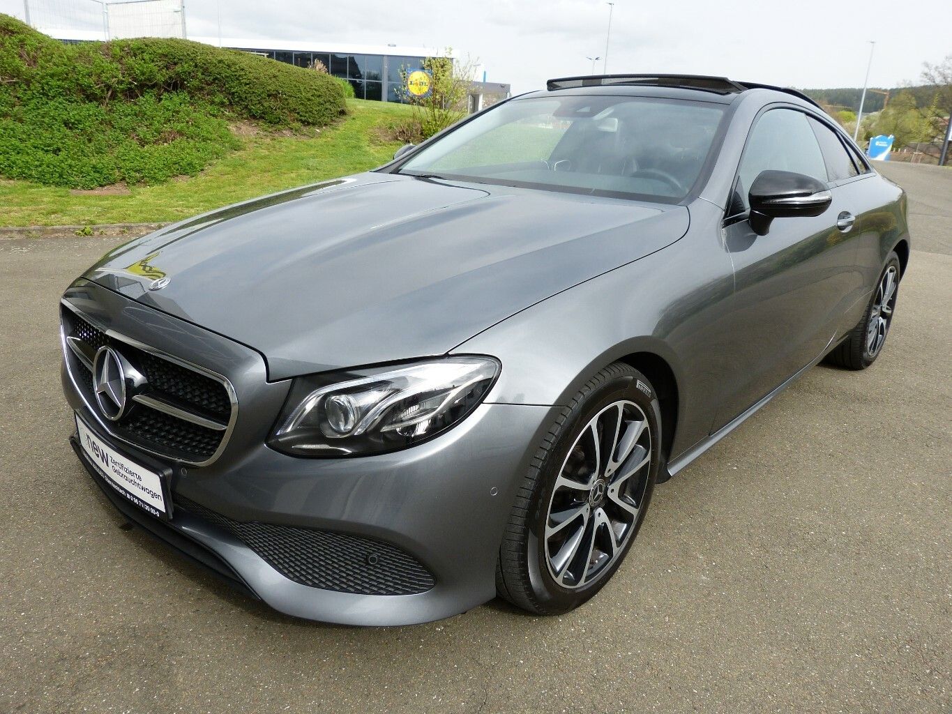 MERCEDES-BENZ E 220 D Coupe Avantgarde[Panorama/Kamera]