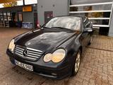Mercedes-Benz 220 - Mercedes-Benz 220 aus 2001