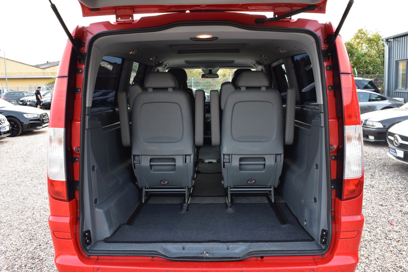 Fahrzeugabbildung Mercedes-Benz Viano 2.2 CDI extralang KLIMA/PDC/AHK/6 Sitze