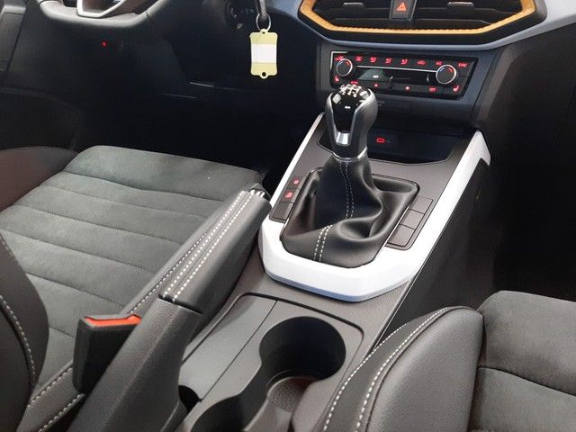 Fahrzeugabbildung Seat Arona Style 1.0TSI LED SitzHz 18"Alu Klimaaut.