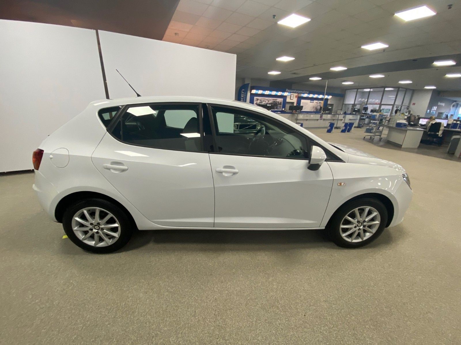 Fahrzeugabbildung SEAT Ibiza 1.0 TSI Style+Checkheft+Freisprech+Tempoma