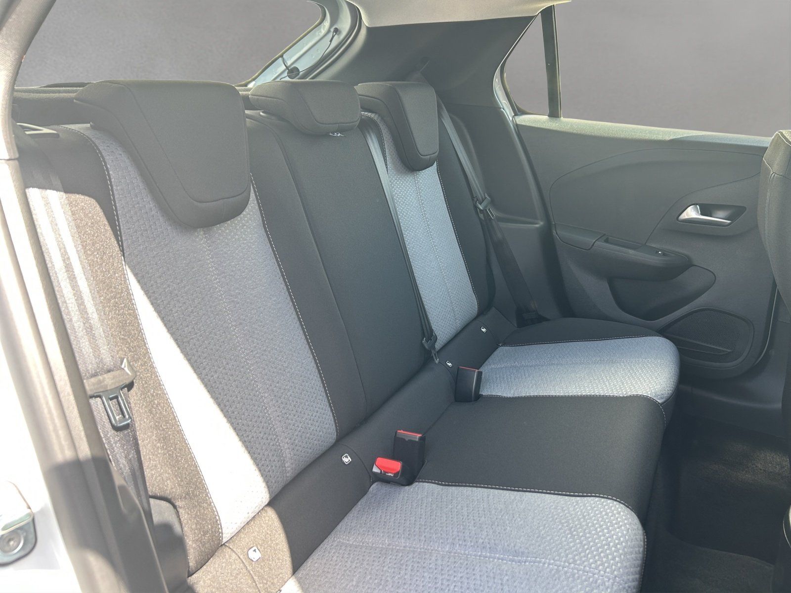 Fahrzeugabbildung Opel Corsa F 1.2 Turbo Edition TECH-PAKET/KAMERA/SHZ/