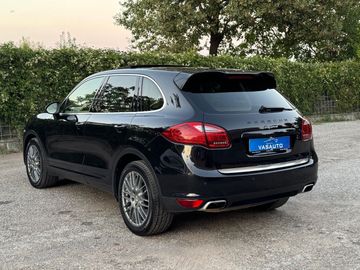 Porsche Cayenne - 5