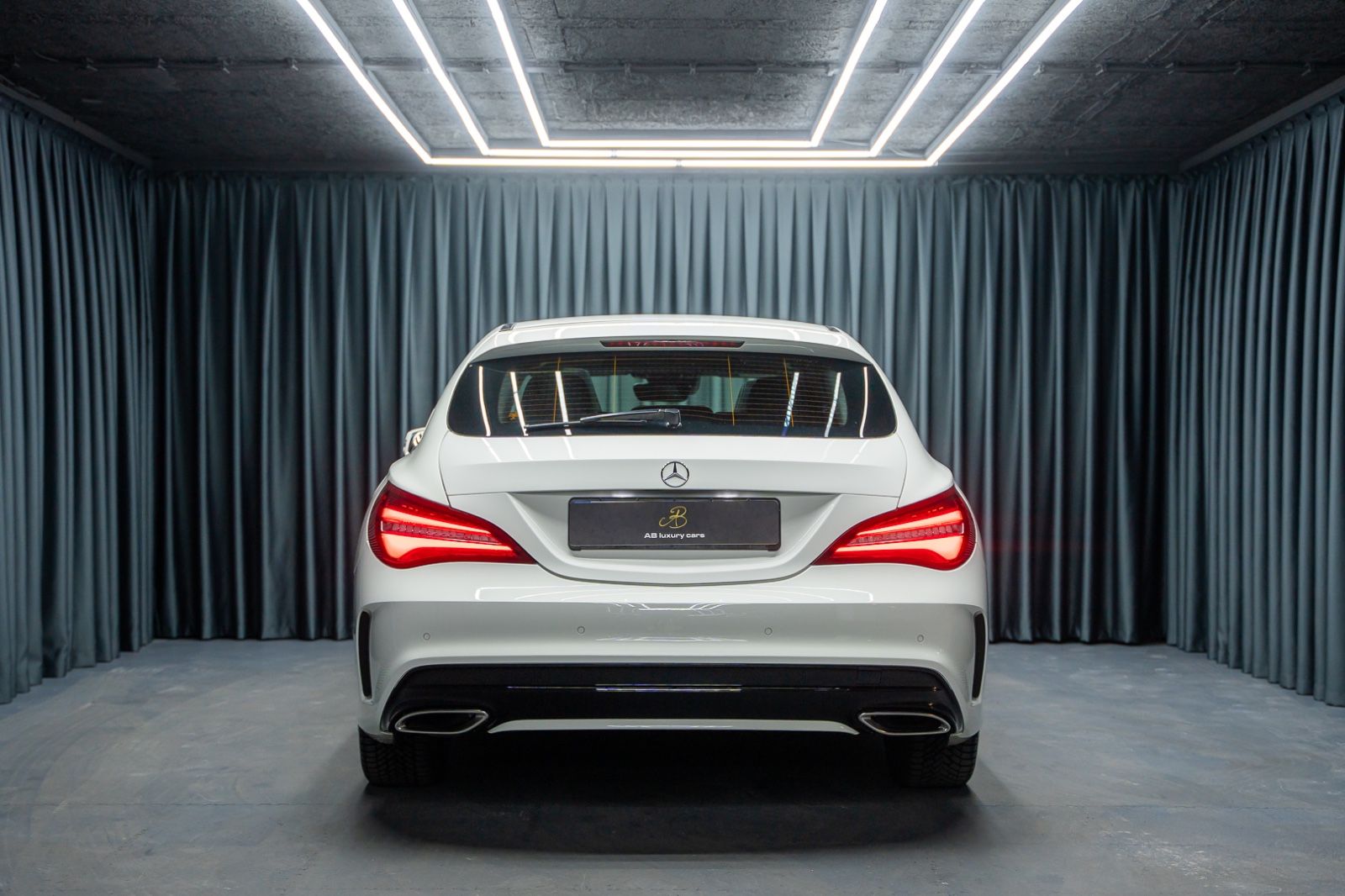 Fahrzeugabbildung Mercedes-Benz CLA 180 Shooting*AMG*Panorama*Keyless*PEAK*BSNS*