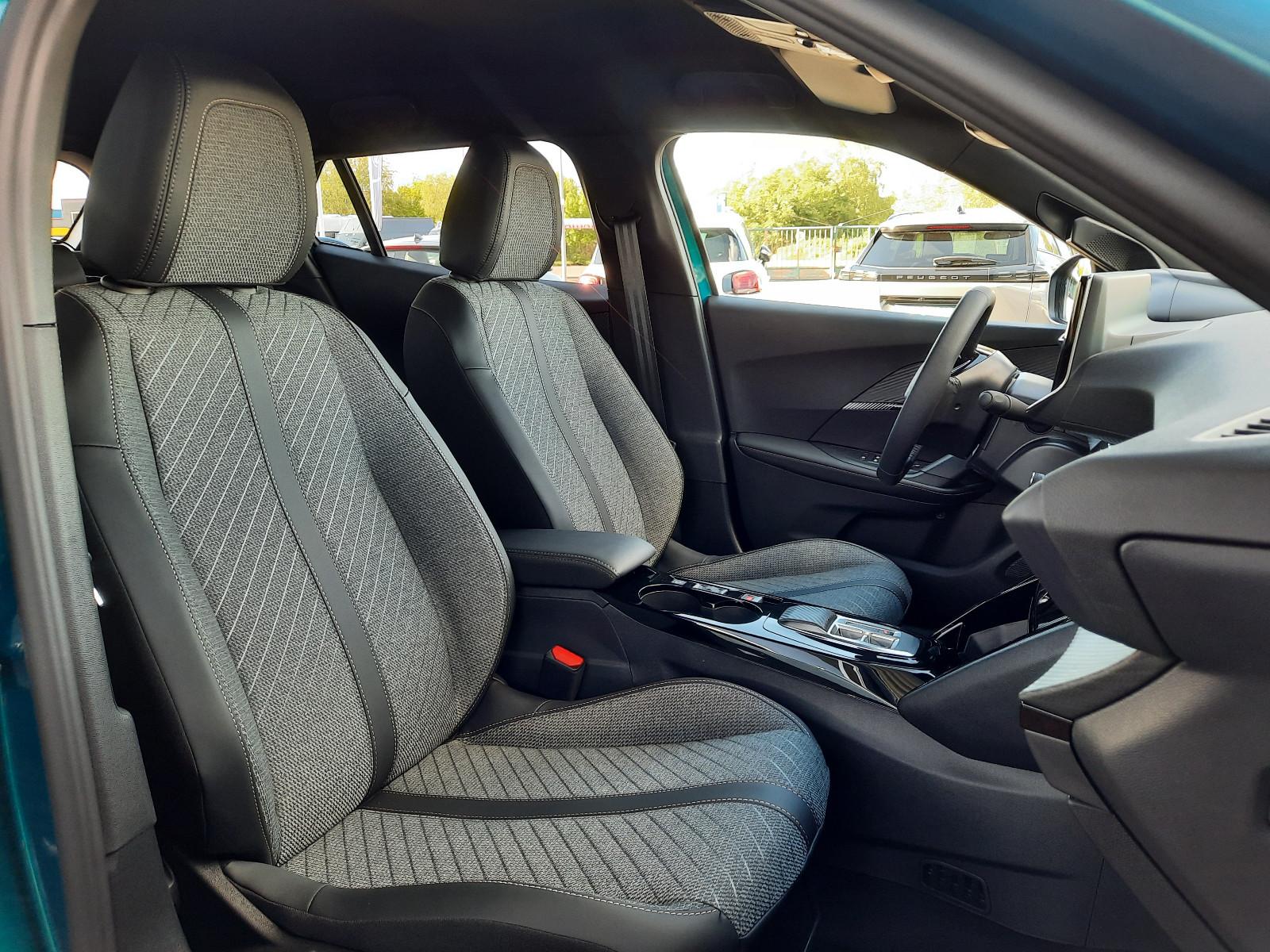 Peugeot 2008 Allure eDSC  NAVI ACC 360° KAM GJR