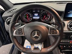 MERCEDES-BENZ GLA 250 4M*AMG LINE*PANO*LED*NAVI*KAMERA*19 ZOLL MERCEDES-BENZ GLA 250 4M*AMG LINE*PANO*LED*NAVI*KAMERA*19 ZOLL