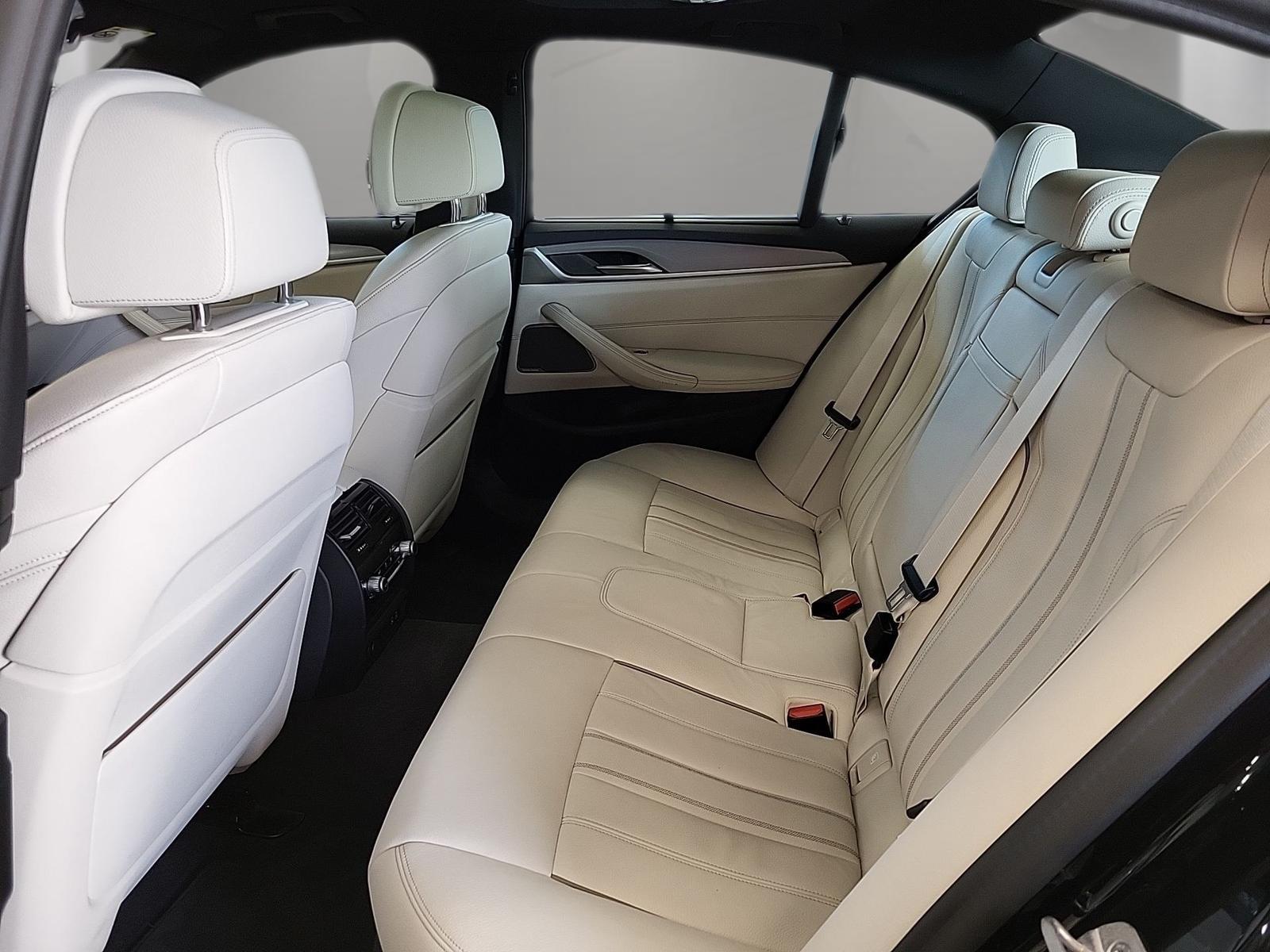 BMW M550i xDrive Standheizung Harman/K Head-Up