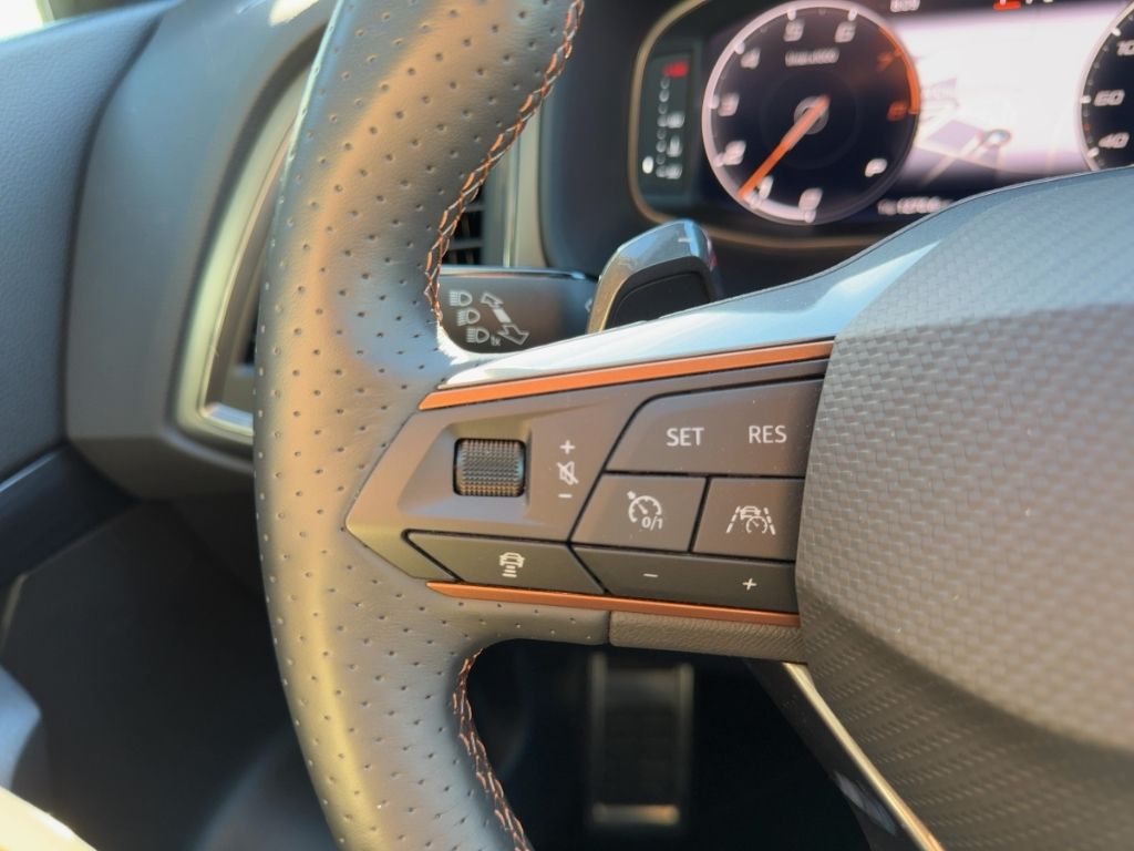Fahrzeugabbildung CUPRA Ateca NAVI,19'', Sitzheizung,Totwinkel, ACC, Hec
