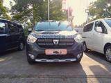 Dacia Lodgy Stepway-7Sit/NAVI/Modellpfege - Dacia Lodgy Gebrauchtwagen in Berlin