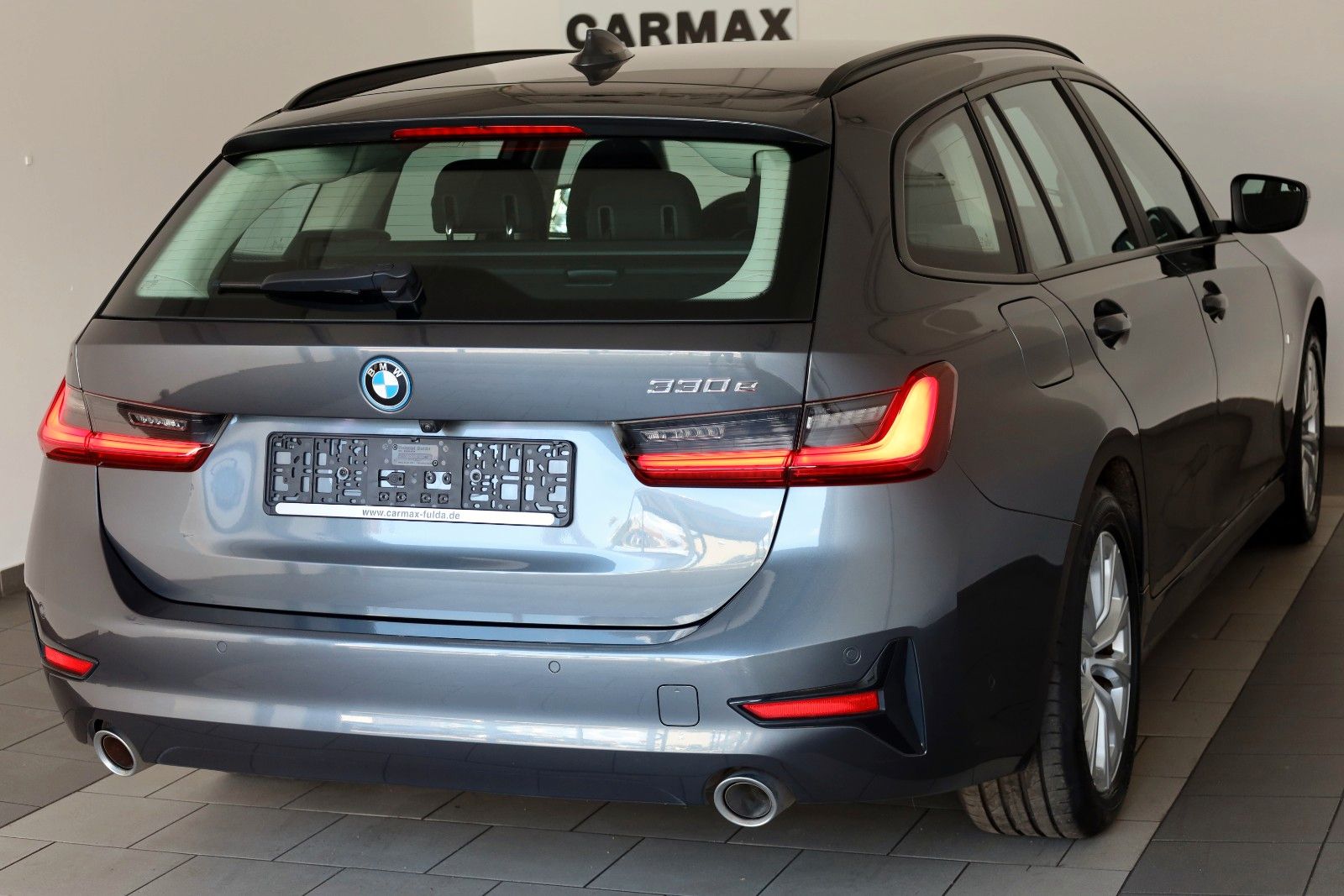 Fahrzeugabbildung BMW 330 e Advantage Touring,Navi,LED,Kamera,Carplay