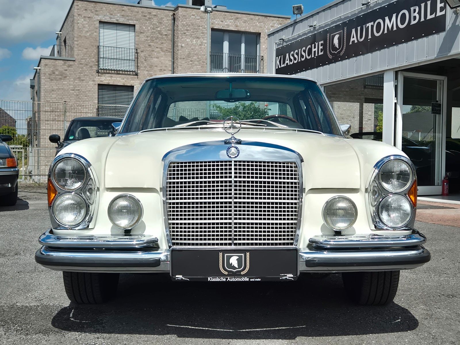 Fahrzeugabbildung Mercedes-Benz 300 SEL 6.3/Deutsch/Historie/3. Hd./WGA 62