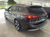 Ford Focus Turnier Active X HEAD-UP+LED+KAMERA+SPURH. - Ford Focus Gebrauchtwagen