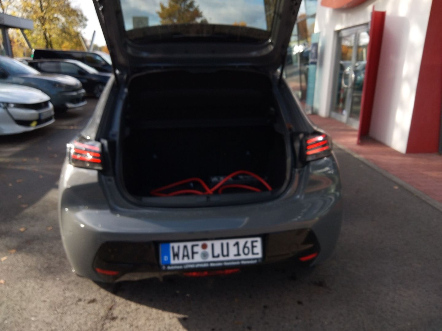 Fahrzeugabbildung Peugeot 208 Allure Elektro 156 Navi 360 Kamera SHZ Keyle