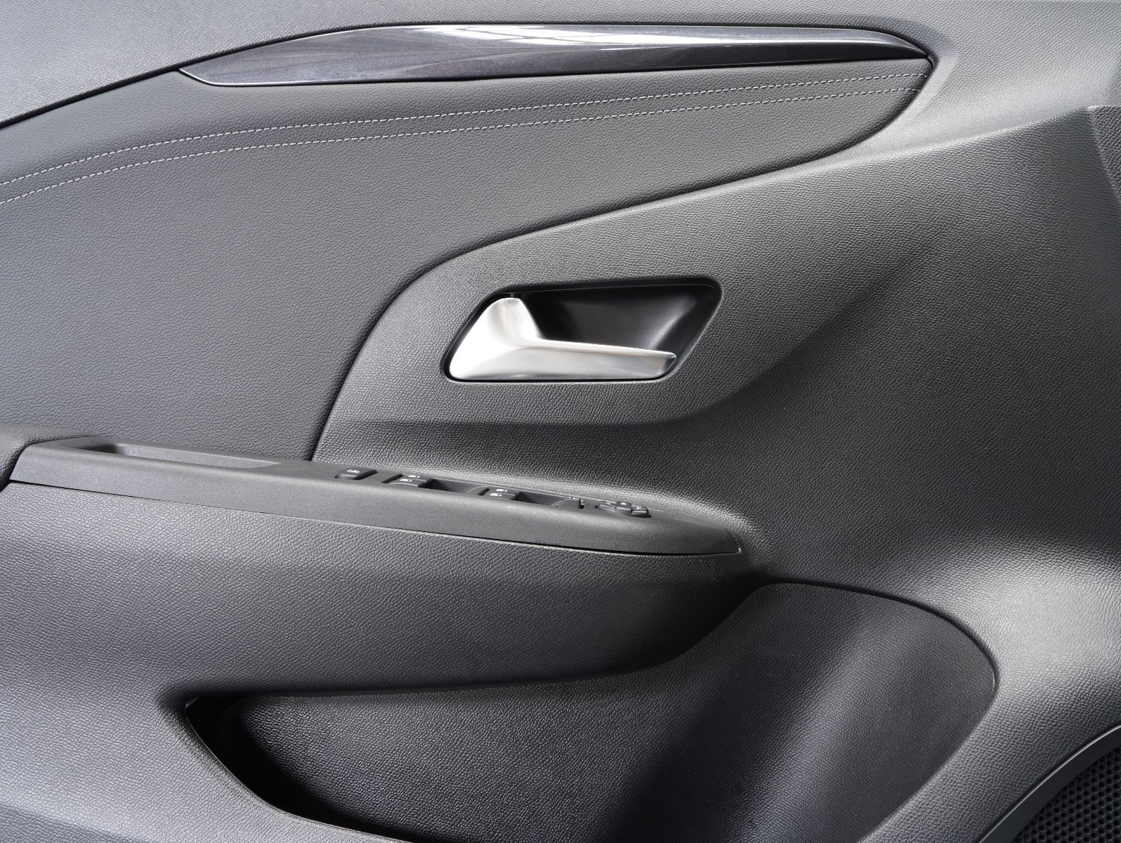 Fahrzeugabbildung Opel Corsa F e Elegance PDC/LED/NAVI/ACC/SOH
