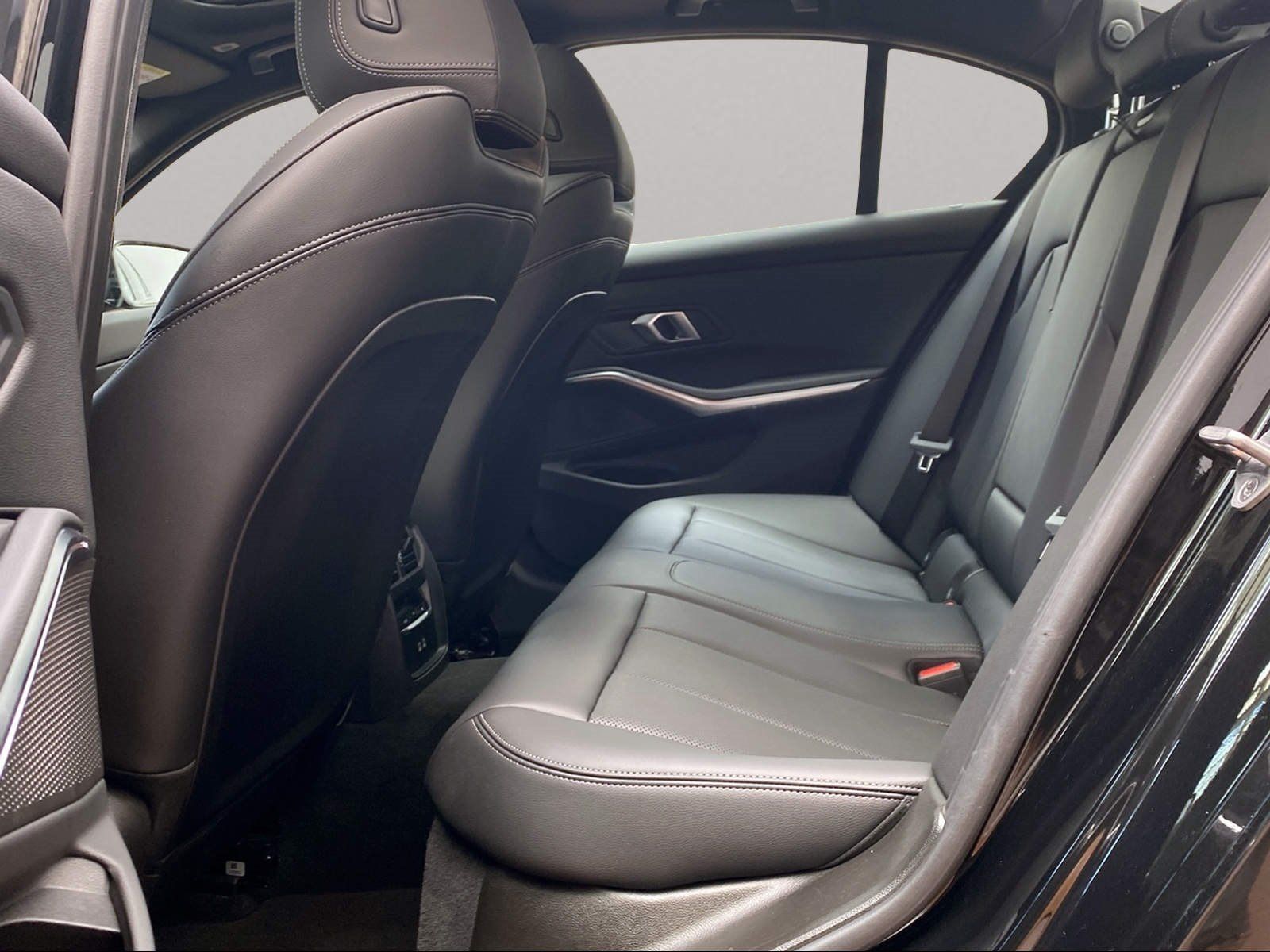 BMW 320 - Bild 17