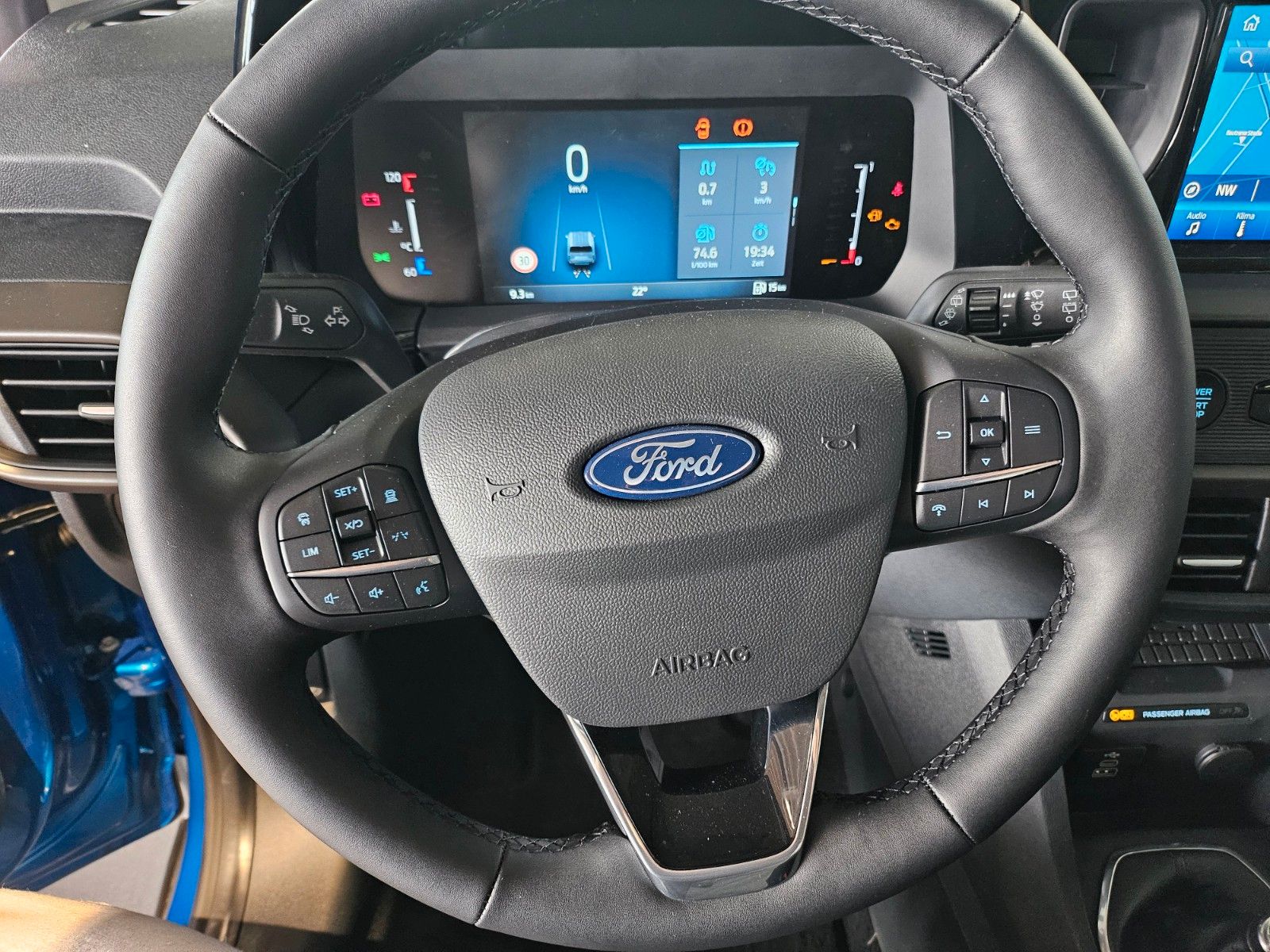 Fahrzeugabbildung Ford Tourneo Courier Titanium