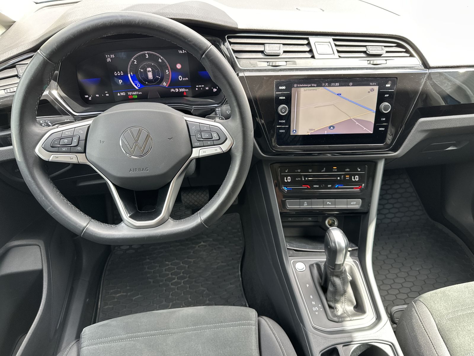 Fahrzeugabbildung Volkswagen Touran Comfortline 2.0 TDI DSG NAV+LED+ACC+AHK