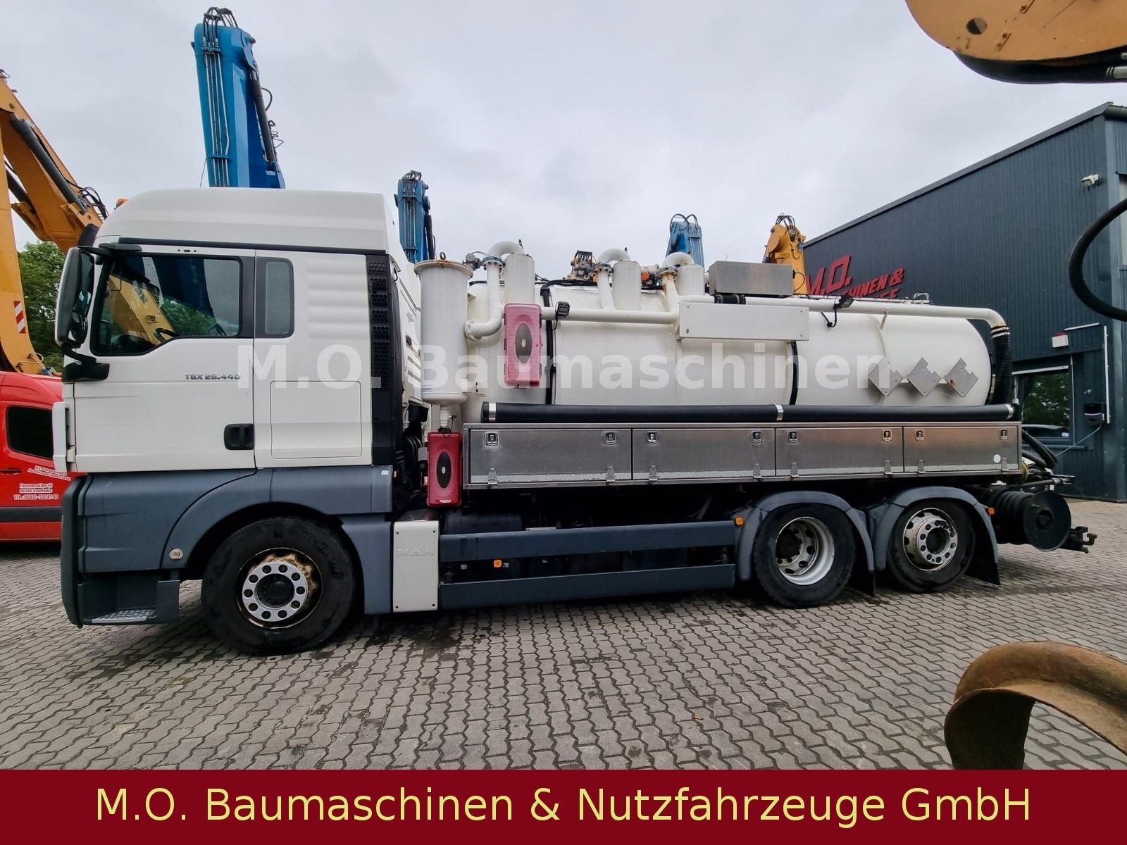 Fahrzeugabbildung MAN TGX 26.440 / Kroll 35609 / L+L Achse / Euro5/ADR