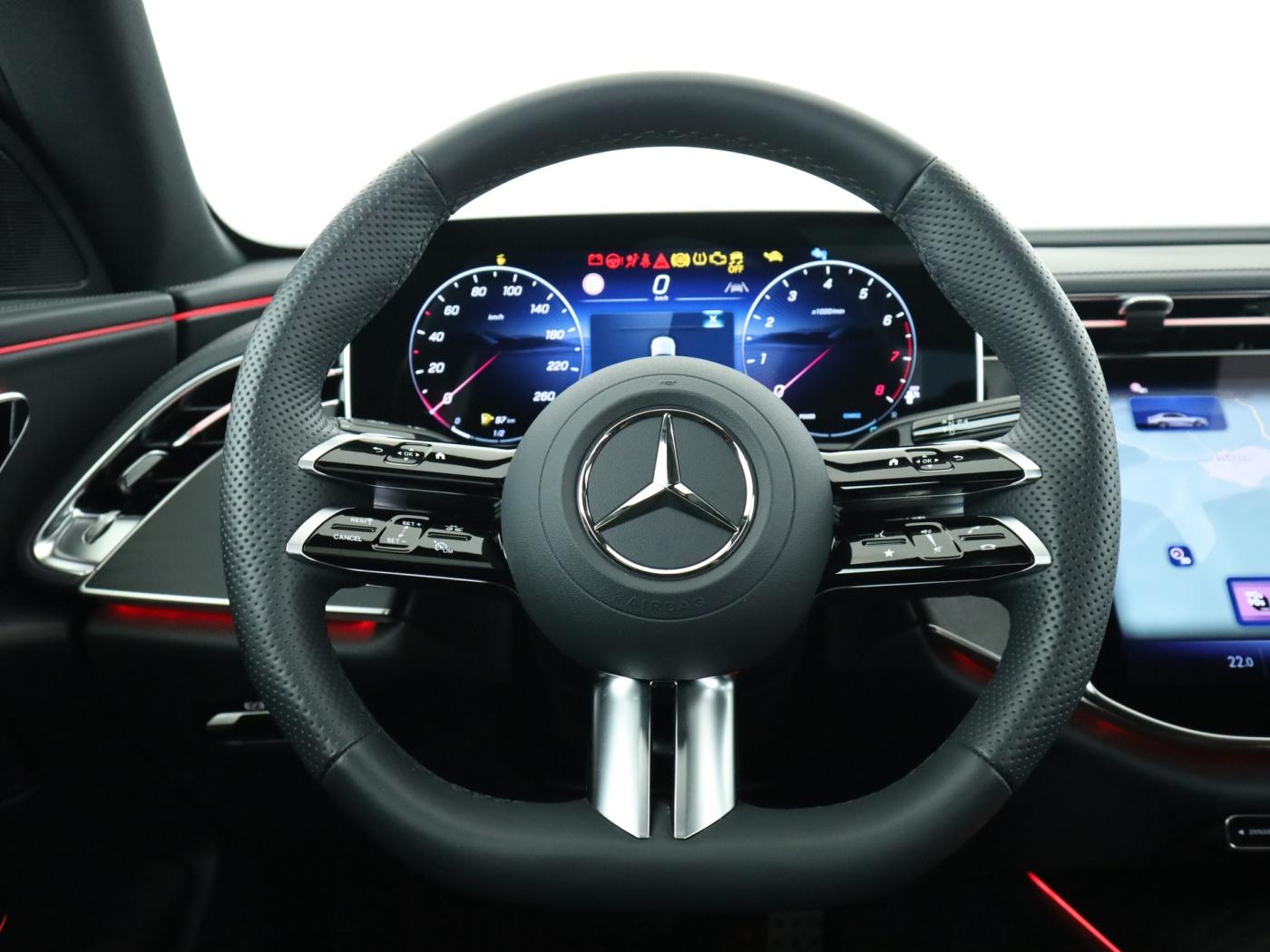 Mercedes-Benz E 200 AMG Adv*Pano*LED*Sitzhzg*Navi*19-Zoll*DAB*
