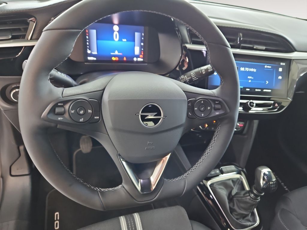 Fahrzeugabbildung Opel Corsa 1.2 GS Sitz/Lenkradheizung PDC vorn/hi LED