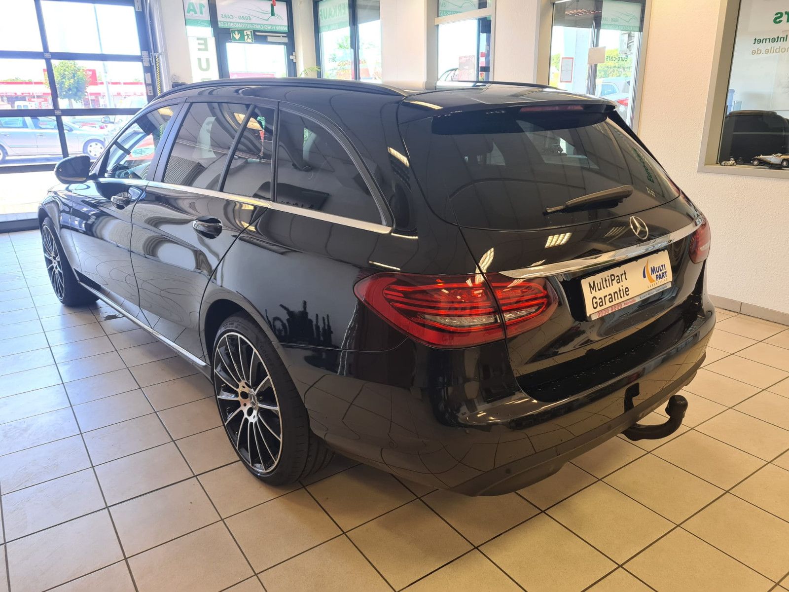 Fahrzeugabbildung Mercedes-Benz C 200 T-Modell / NAVI / KAMERA / LED HIGHTPERFOR