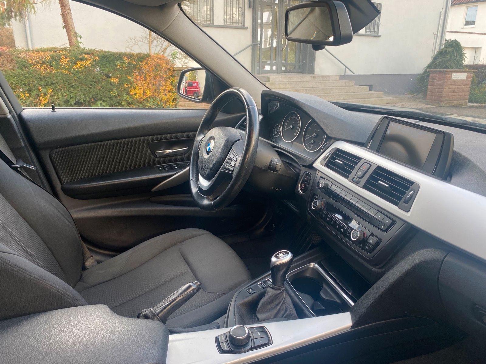 BMW 320 2012 — interior