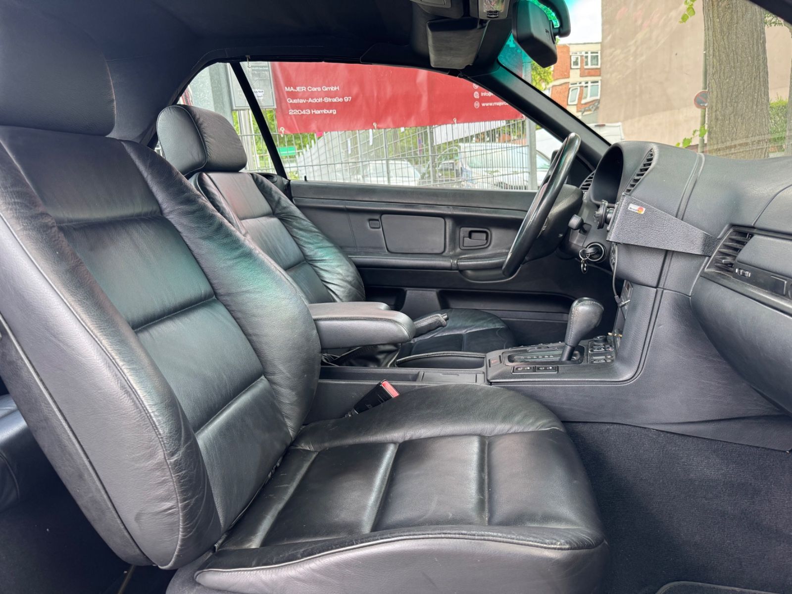 Fahrzeugabbildung BMW 320