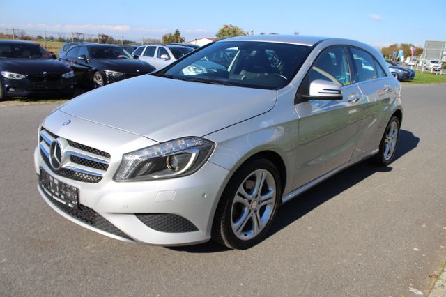 Mercedes-Benz A200*XENON*Sportsitze*NAVI*Sitzhg*Parkassistent*