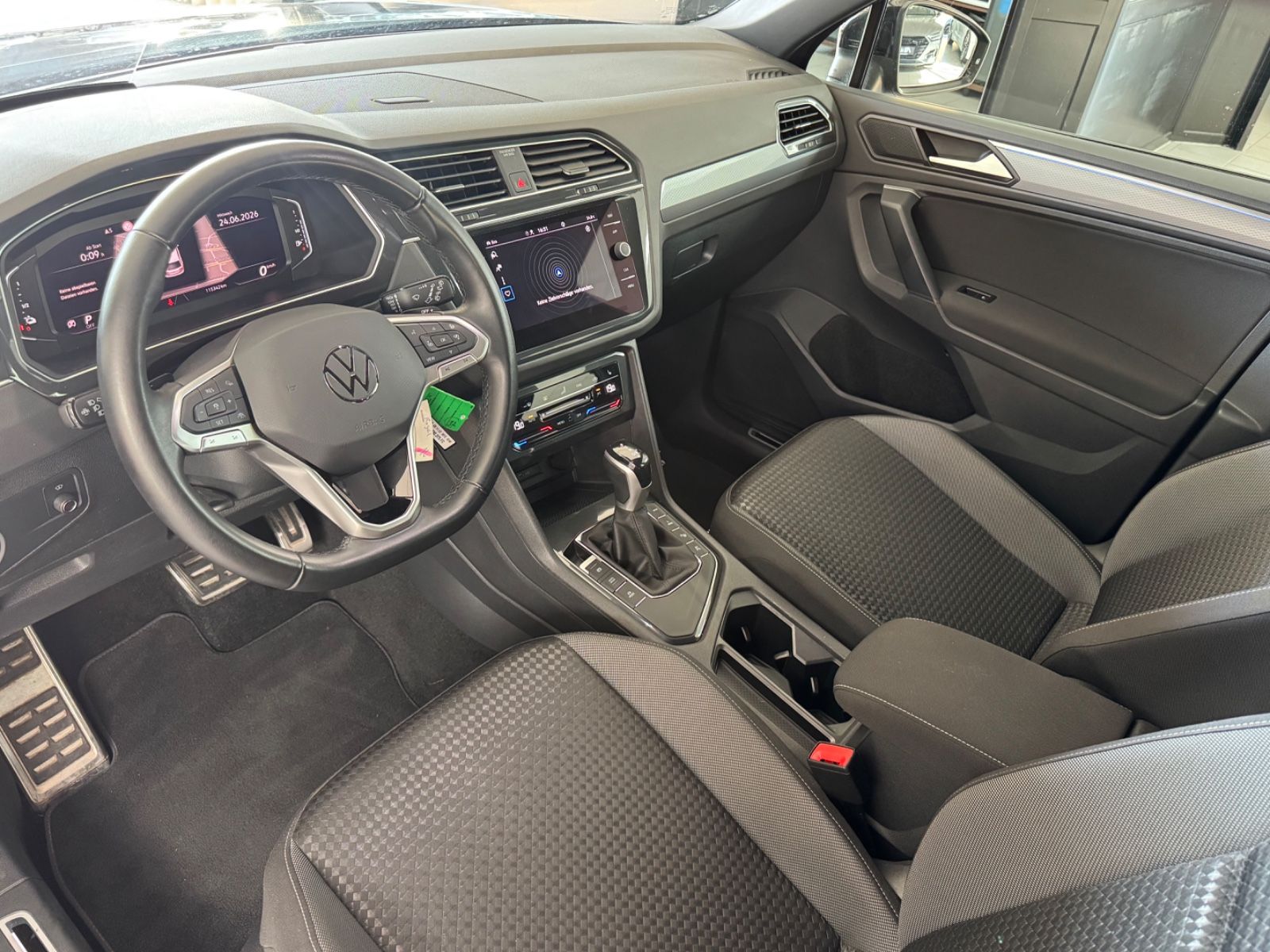 Fahrzeugabbildung Volkswagen Tiguan Active eHybrid/Navi/LED/AHK/HUD/360°Cam/