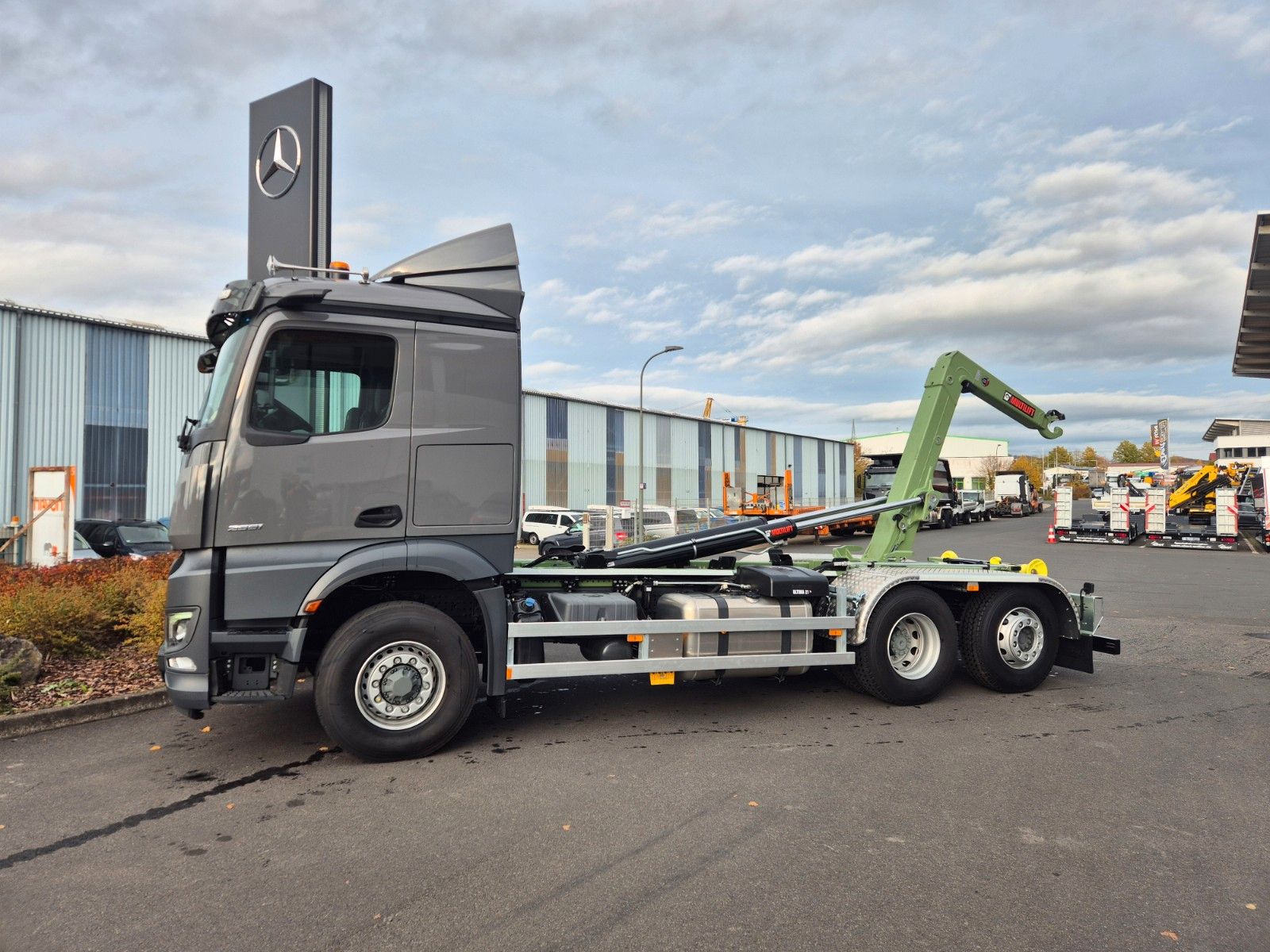Fahrzeugabbildung Mercedes-Benz Arocs 2551 L 6x2/4-4 HAD HIAB ULT21S56 AHK