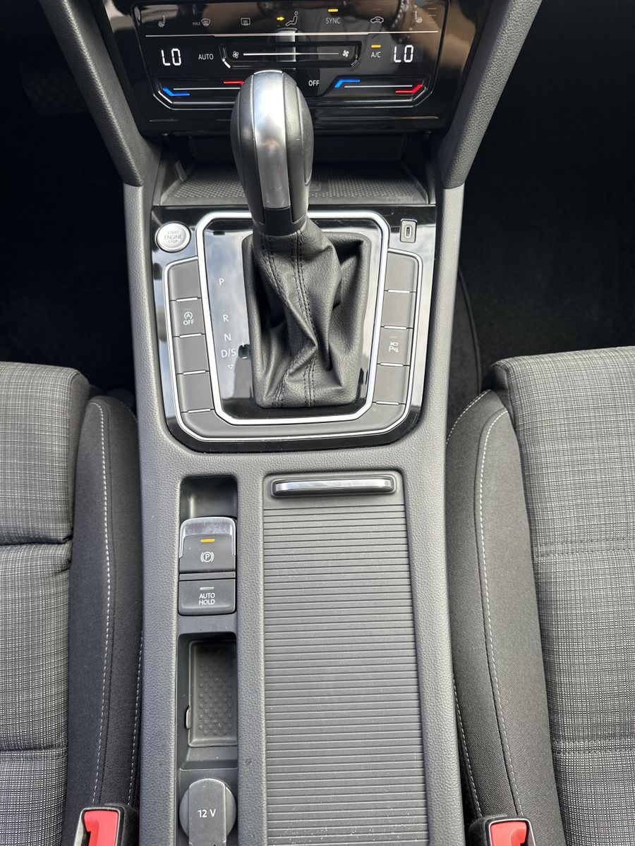 Fahrzeugabbildung Volkswagen Passat Variant 2.0 TDI DSG Business 4Motion NAV