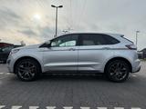 Ford EDGE 2,0 TDCI 209PS 4x4 Chekheft SHZ AHK - silberne Ford Edge