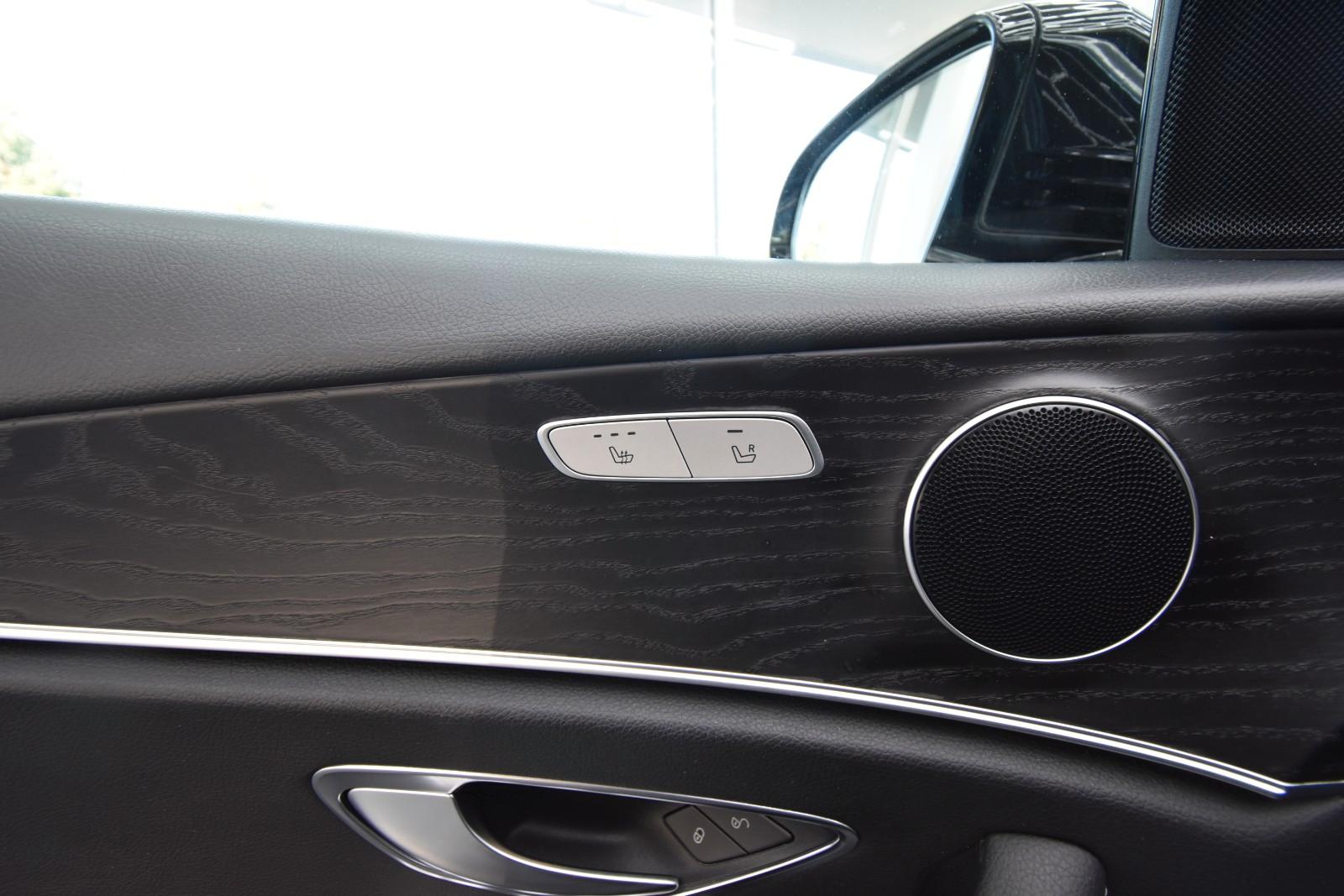 Mercedes-Benz E220d T-Modell LED SHZ RFK Glasdach Sportstyle