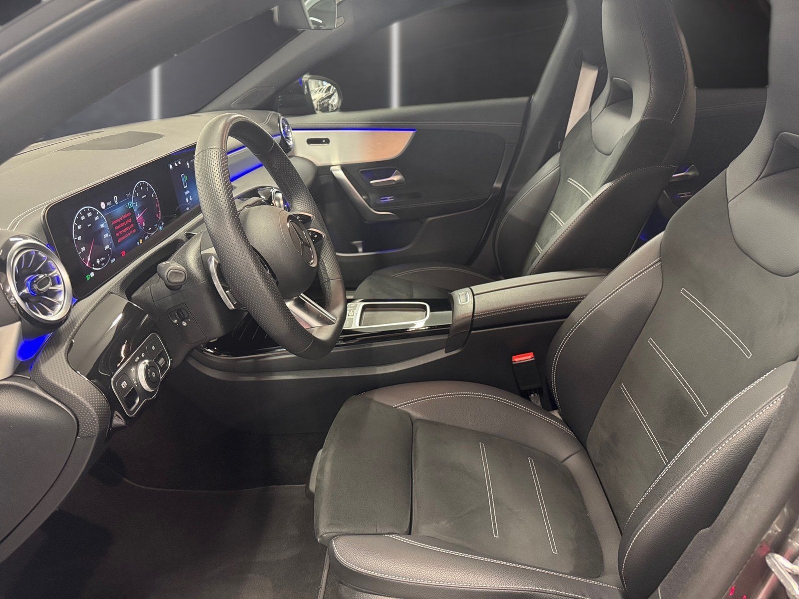Fahrzeugabbildung Mercedes-Benz CLA 200 AMG Special Edition*Pano*360*Distr*Totw*