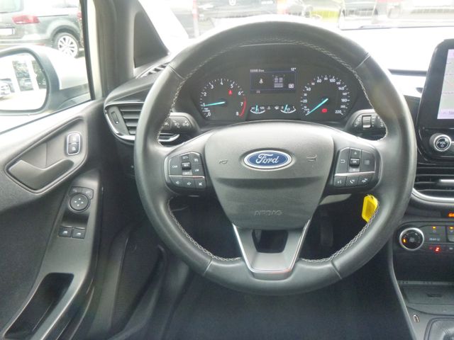 Fahrzeugabbildung Ford Fiesta 1,1 Cool & Connect >NAV/LED/SHZ/PDC<