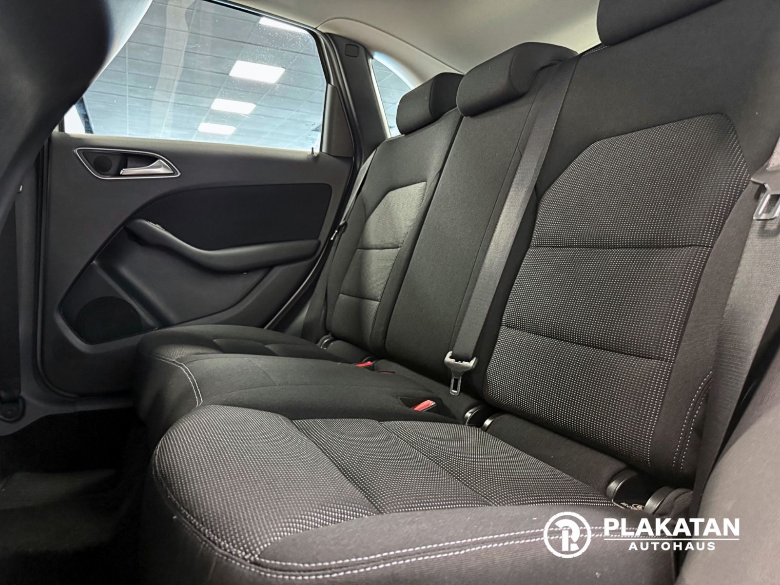 Fahrzeugabbildung Mercedes-Benz B 200 Navi Bi-Xenon Tempomat 1Hand
