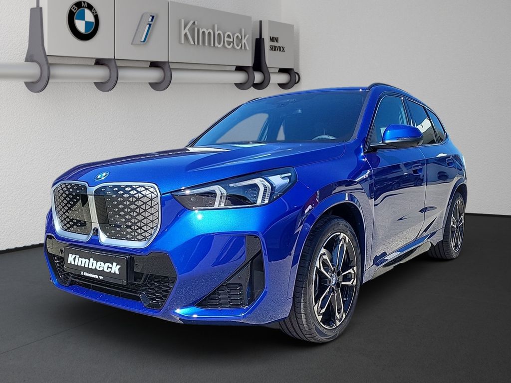 BMW iX1