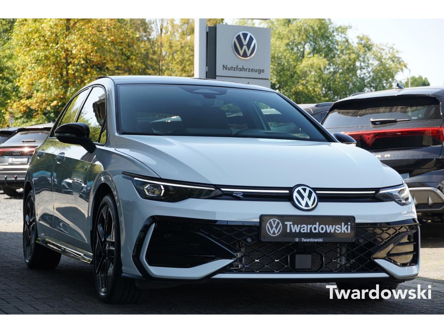 Volkswagen Golf 1.5 eTSI R-Line Pano ACC Kamera Matrix HUD