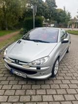 Peugeot 206 CC Platinum 110 Automatik Platinium - Peugeot 206 mit Benzin-Antrieb: Cabrio, Automatik