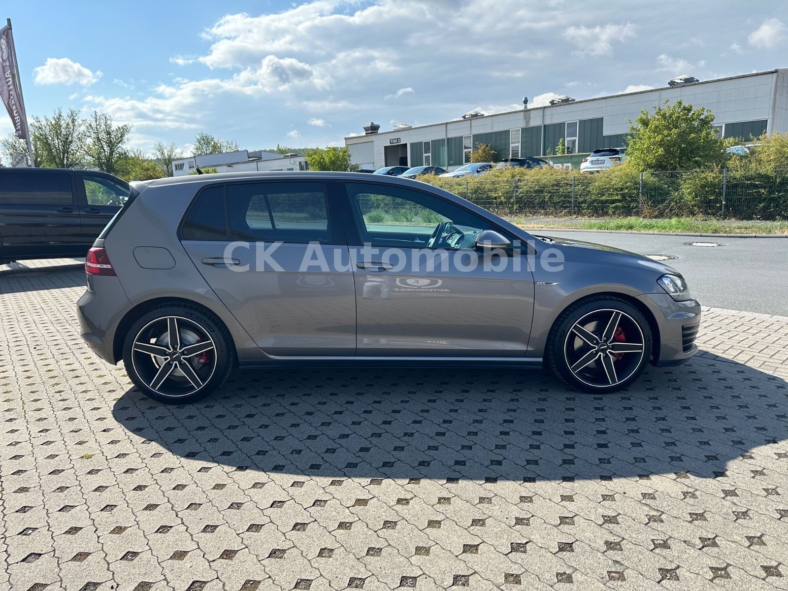 Fahrzeugabbildung Volkswagen Golf VII Lim. GTD BMT/DSG/Navi/Bi-Xenon/PDC