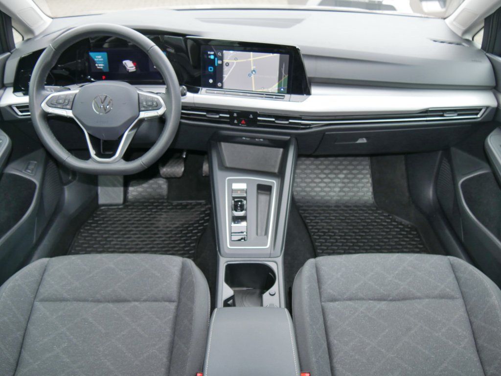 Fahrzeugabbildung Volkswagen Golf Variant 1.0 eTSI Life Keyless SHZ AppConnec