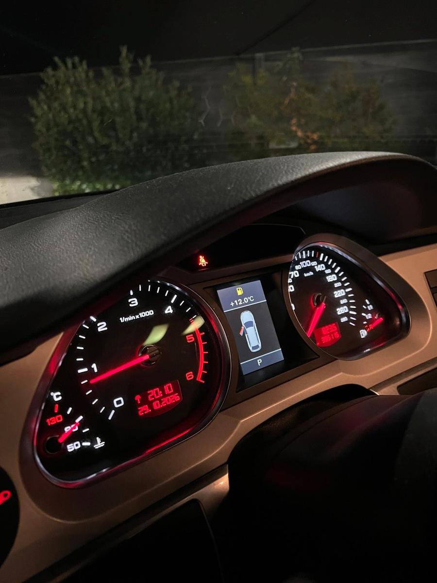 Audi A6 2010 — photo 6