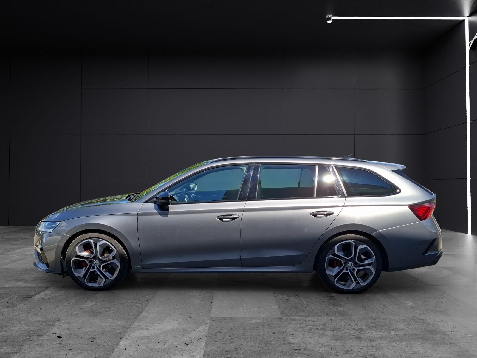 Fahrzeugabbildung SKODA Octavia Combi TDI RS Plus 4x4 Matrix Navi HUD AI