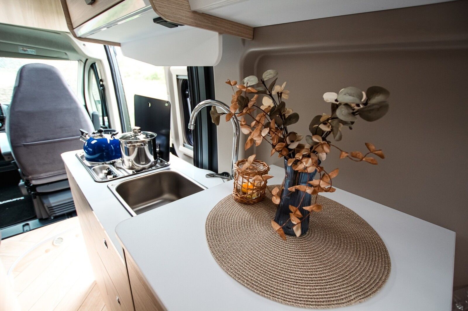 Fahrzeugabbildung Chausson Van First Line V594L Dörr Black-Edition exklusiv