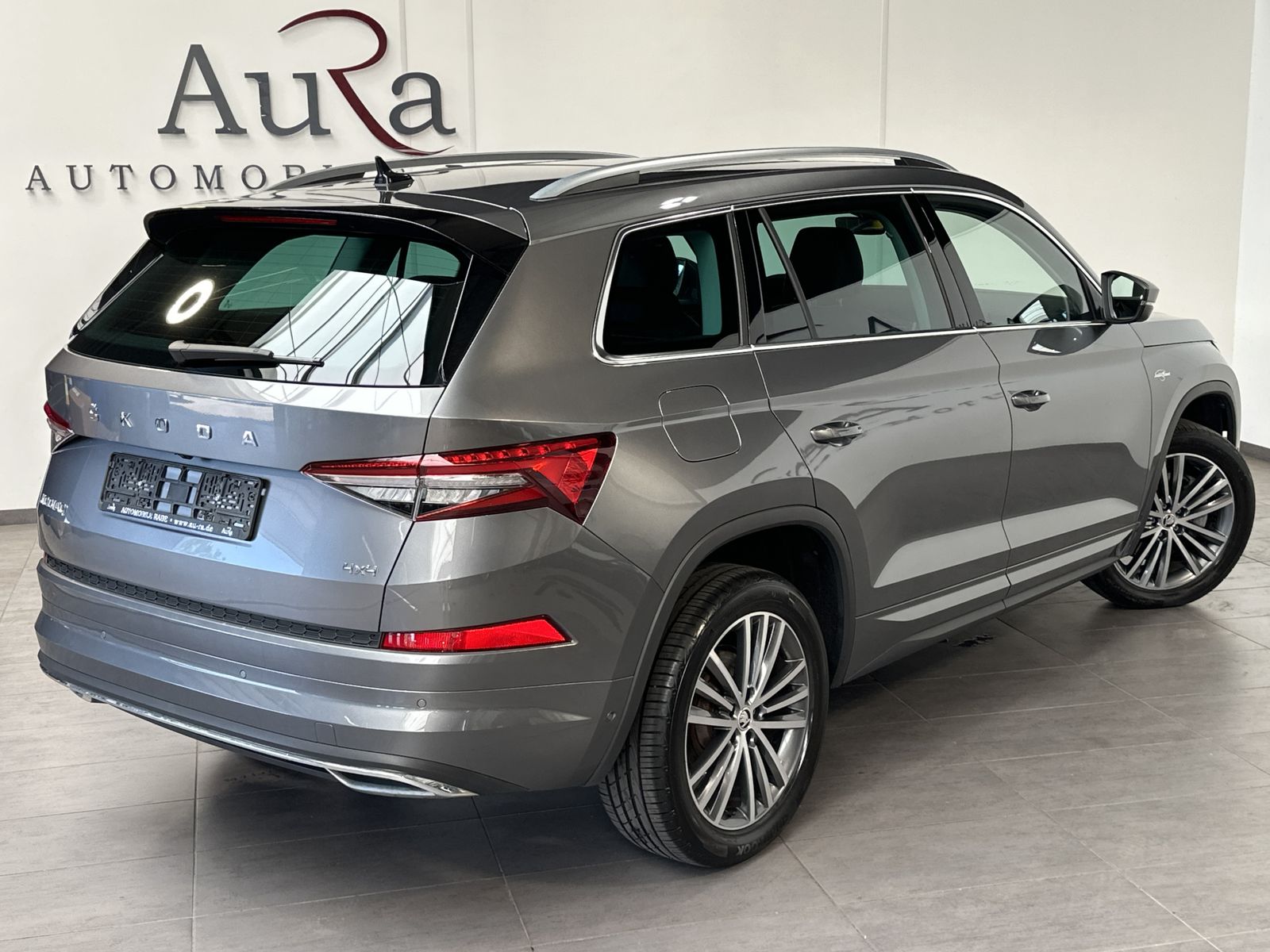 Fahrzeugabbildung SKODA Kodiaq 4x4 L&K NAV+MATRIX+360+PANO+AHK+STANDHEIZ