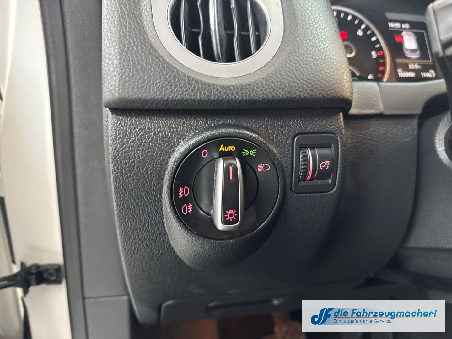 Fahrzeugabbildung Volkswagen Tiguan Lounge Sport & Style 4x4 AHK sch.