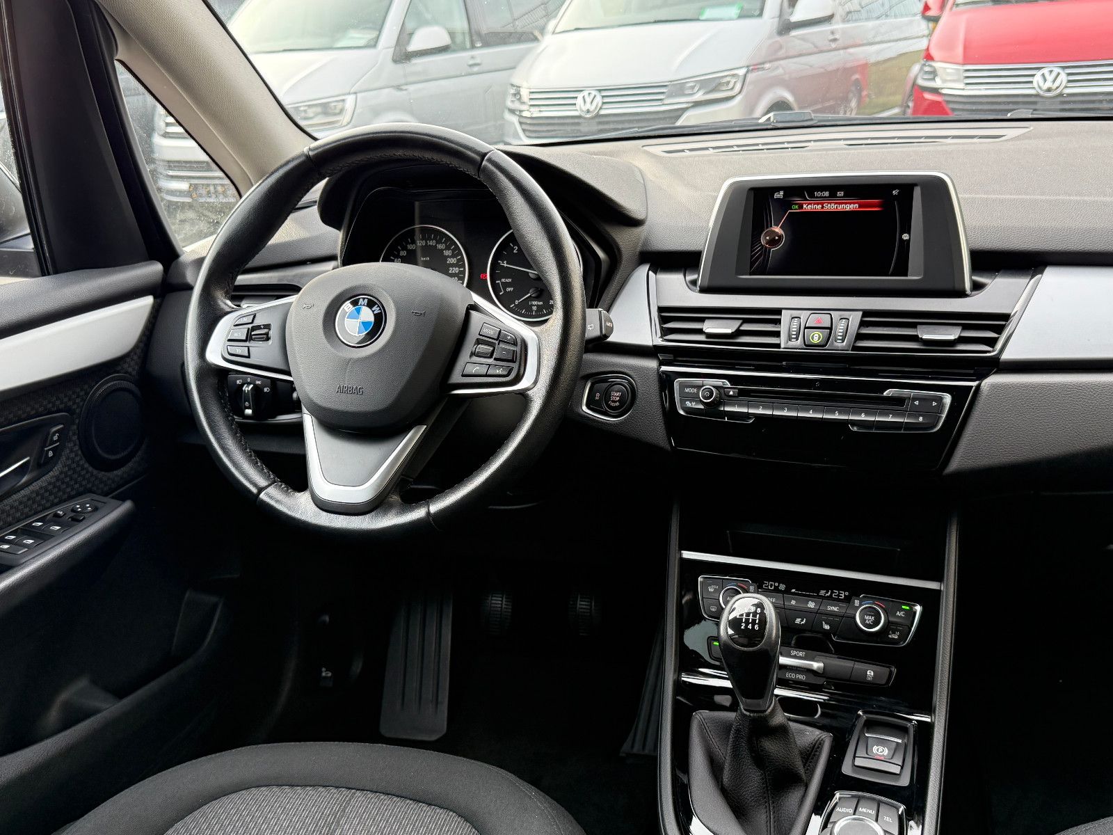 Fahrzeugabbildung BMW 218 Active Tourer Advantage GRA LED PDC SHZ